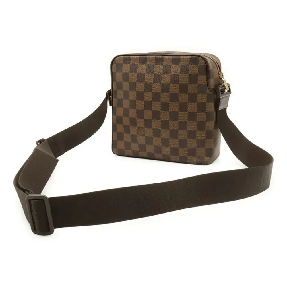 Louis Vuitton delivery duty